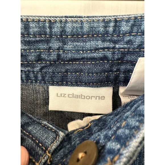 Liz Claiborne women’s size 8 denim Shorts - Picture 6 of 10